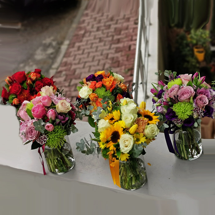 Rengarenk Çiçek Vazoları