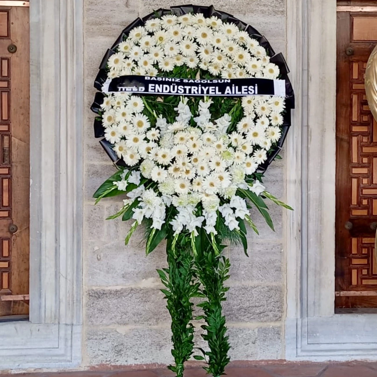 Beyaz Cenaze Çelengi