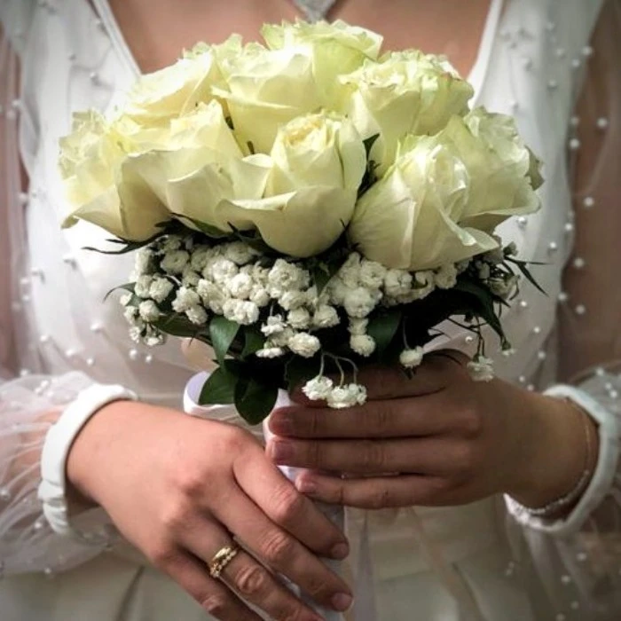 Beyaz Gül Gelin Çiçeği