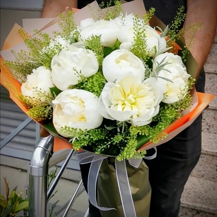 Beyaz Şakayık Buketi