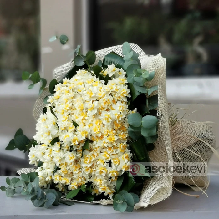 Nergis Çiçek Buketi