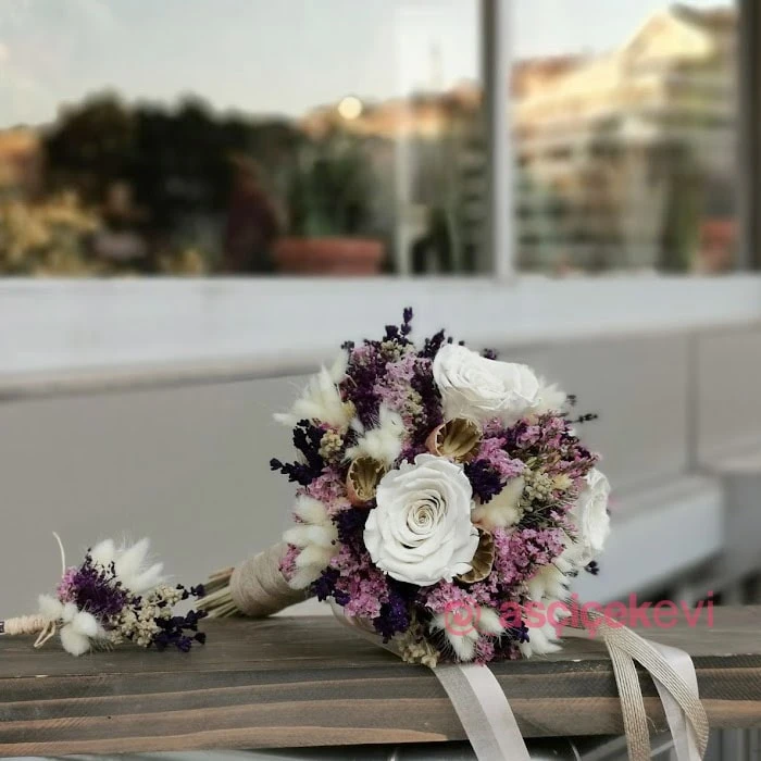 Lavanta Ve Gül Kuru Gelin Çiçeği