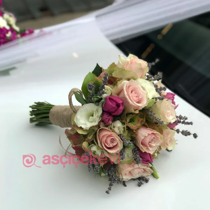 Güller ve Lavantalar Gelin Buketi