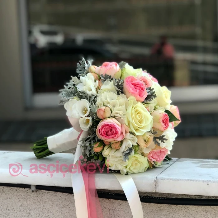 Frezya Gül Gelin Buketi
