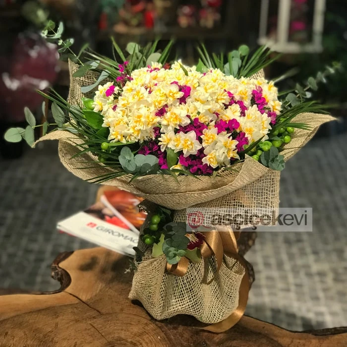 Büyük Nergis Buketi